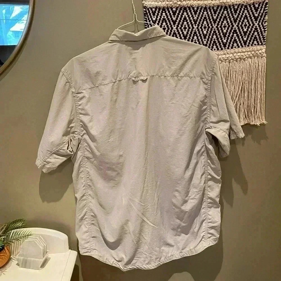 COLUMBIA TITANIUM CREAM NYLON CASUAL BUTTON DOWN L - Picture 2 of 5